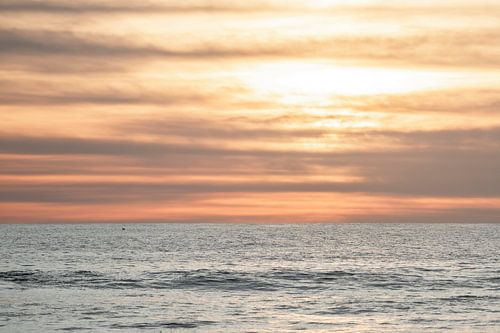 Hemelse Reflecties Zonsondergang aan Zee pastel