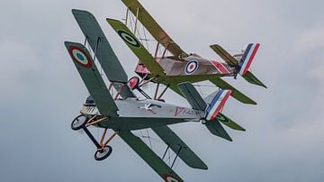 Twee Royal Aircraft Factory S.E.5a jachtvliegtuigen. van Jaap van den Berg