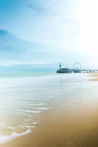 zeelandschap met de pier van Scheveningen op de achtergrond van Lima Fotografie