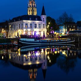 Große Kirche von Breda am Abend. von Elly Damen