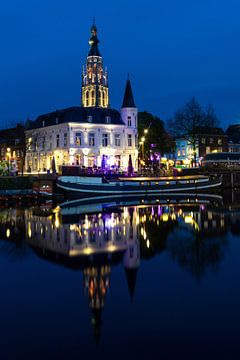 Große Kirche von Breda am Abend.