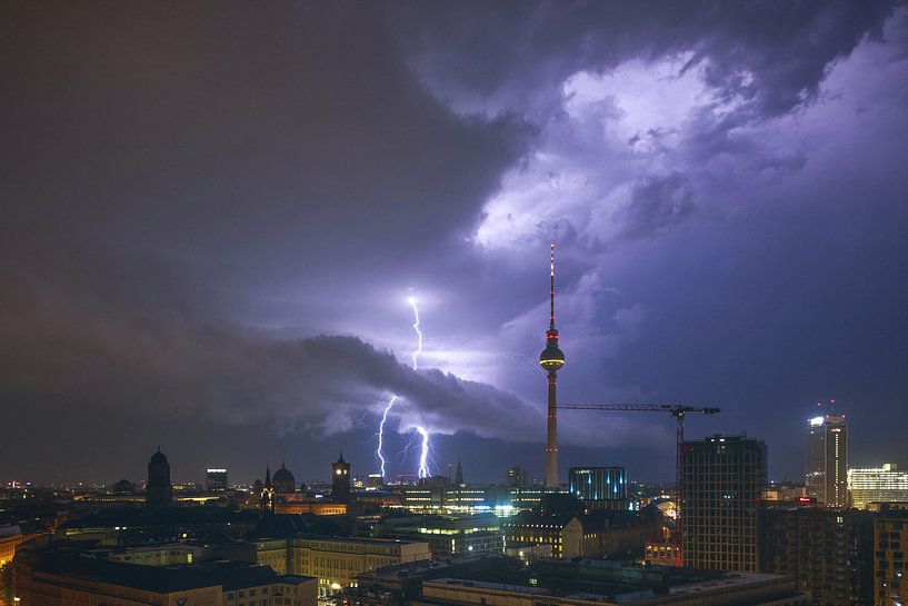 Gewitter in Berlin von Pierre Wolter