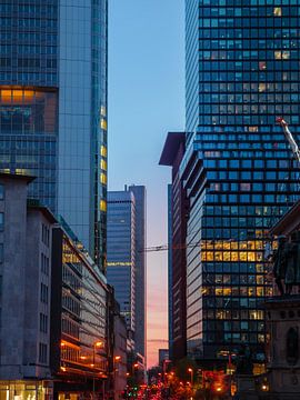 Sunset in Frankfurt am Main by Mustafa Kurnaz