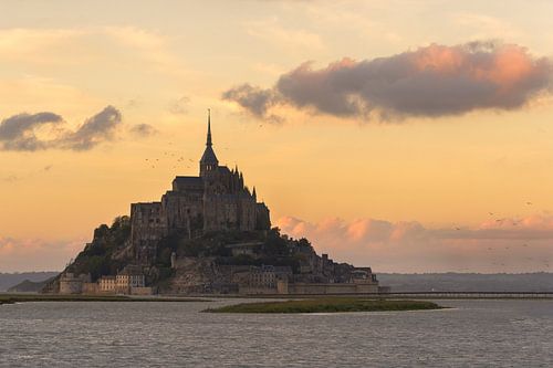 Mont St-Michel pendant le coucher du soleil