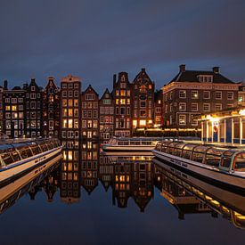 Amsterdam Damrak canals by Pepijn Knoflook