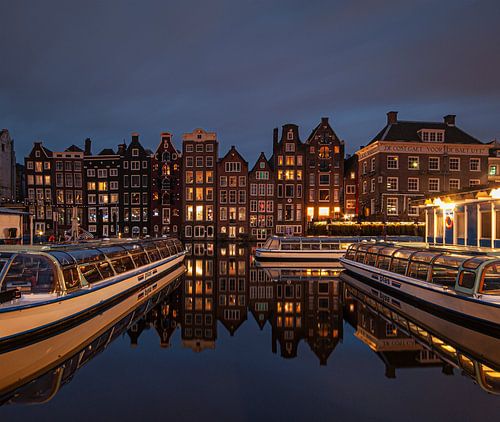 Amsterdam Damrak canals by Pepijn Knoflook