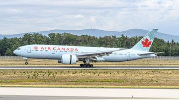 Air Canada Boeing 777-200 passenger aircraft.
