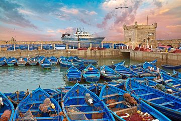 Bateaux dans le port d'Essaouria. Essaouria est la ville la plus populaire de la côte atlantique au coucher du soleil au Maroc. sur Eye on You