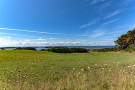 Groß Zicker, Blick zum Klein Zicker, den Zicker See und die Ostsee, Rügen von GH Foto & Artdesign