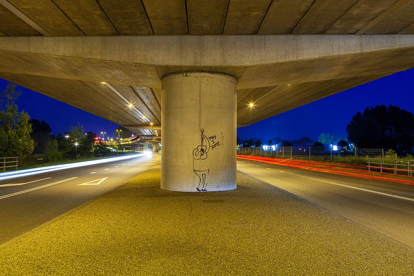 Onder het viaduct ringweg 050 Groningen van Evert Jan Luchies