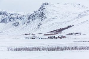 Dorpje in de winter in IJsland van Paul Weekers Fotografie
