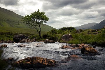 Fairy pools op Isle of Skye Schotland van Marjolein Fortuin