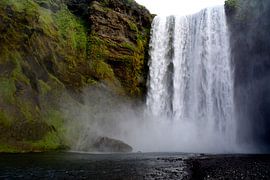 WASSERFALL 3 von Miroslav Ptacek
