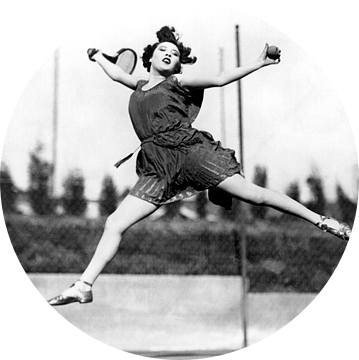 Springende tennisvrouw, Hollywood, Californië, 1927 (z/w foto) van Bridgeman Images