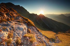 Lever de soleil dans les Alpes rocheuses