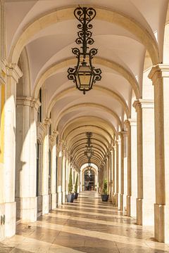 Galerie de la Praça do Commercio à Lisbonne sur Adelheid Smitt