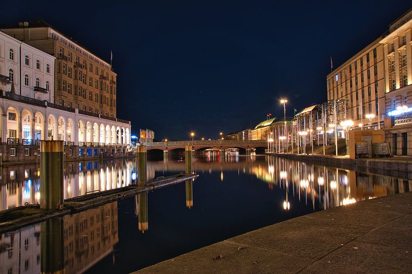 Hamburg by Hello Pompoyo