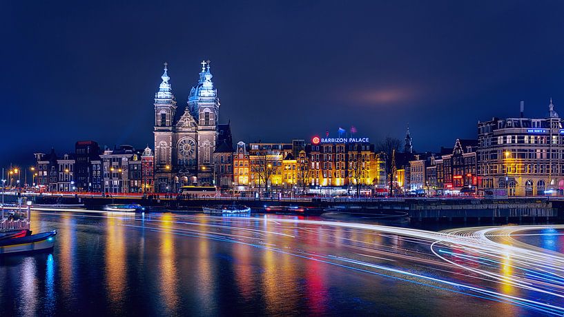 Amsterdam - altijd druk - Avondfotografie van R Smallenbroek