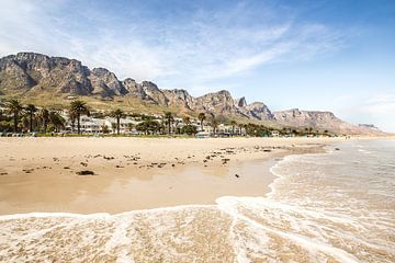 Camps Bay, Kaapstad, Zuid Afrika van Thea.Photo