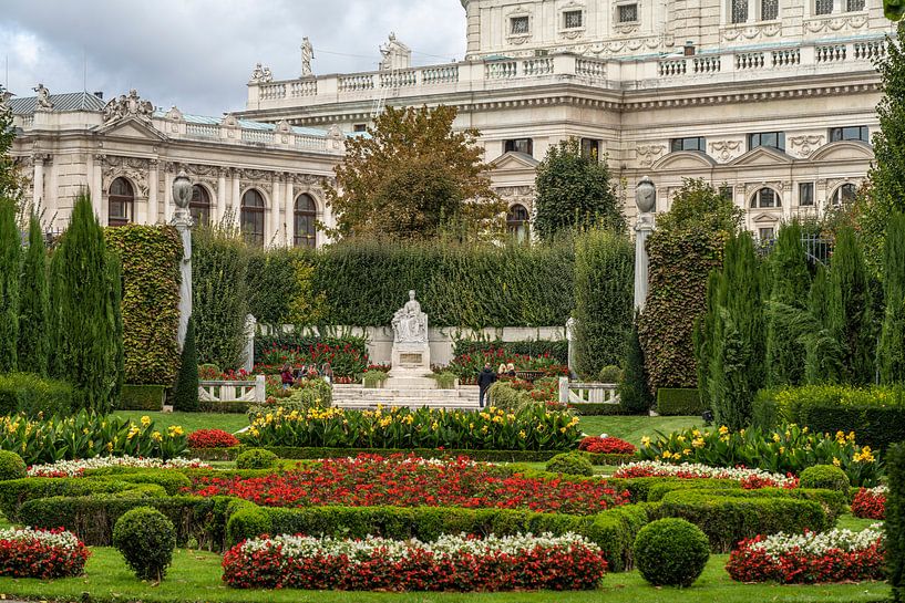 Sisi Denkmal im Volksgarten Wien von Peter Schickert