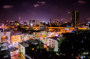 Uitzicht op Bangkok in de nacht van Bliek Fotografie