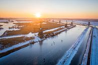 Ice cold morning in Kinderdijk with skaters by @themissmarple thumbnail