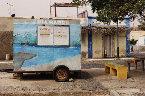 Straßenessen Kap Verde von Inge Hogenbijl