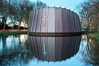 Parochie H. Maria Koningin De Bron in Krimpen aan de Ijssel, tijdens het blauwe uurtje.