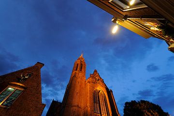 Kleine Vleeshal en de Catharijnekerk aan de Lange Nieuwstraat in Utrecht