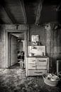 Keuken verval in zwart-wit van Frans Nijland thumbnail