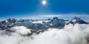 Berggipfel über Berchtesgaden von Dieter Meyrl