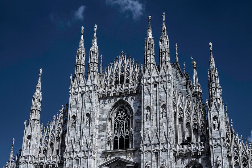 Milan by Hello Pompoyo
