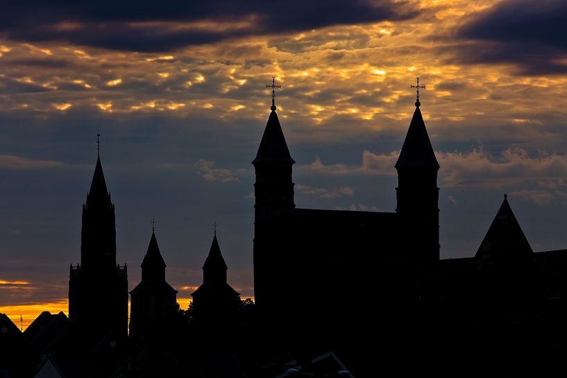 Kerken skyline van Maastricht van Anton de Zeeuw