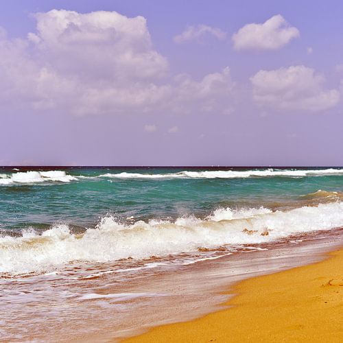 An idyllic Cretan beach in Amoudara