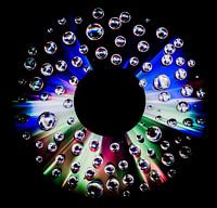 CD met waterdruppels - dark edge