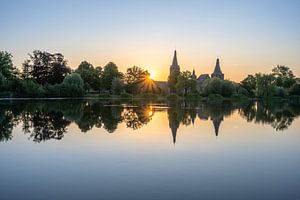 Lever de soleil sur le château de Hoensbroek