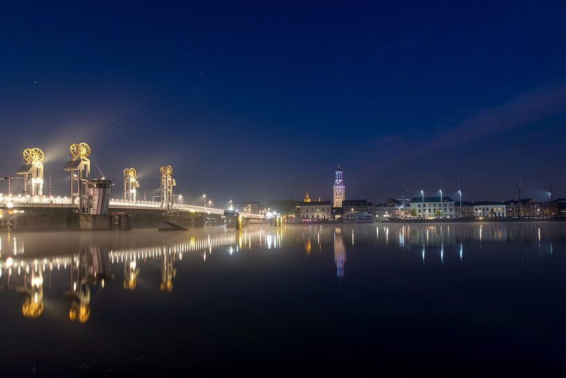 Kampen Stadtfront mit Neuer Brücke am Morgen von Fotografie Ronald