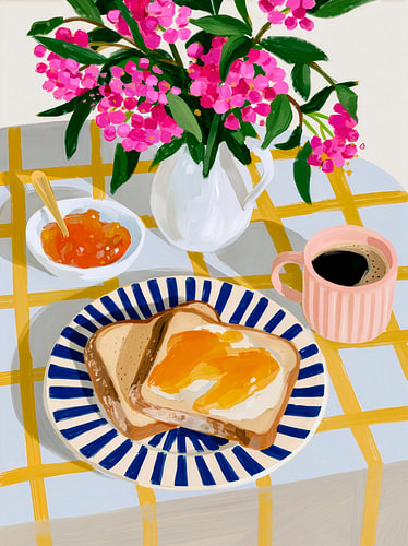 Gemütliches Frühstück mit Toast, Kaffee, Marmelade und Blumen