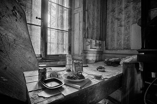 Iemand Thee? (zwart-wit)