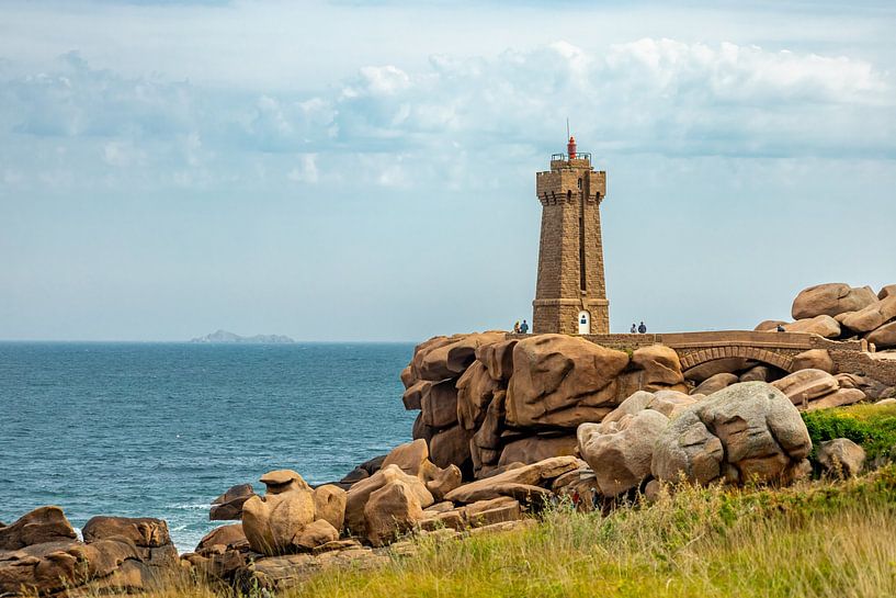 Travelling along the pink granite coast of beautiful Brittany near Ploumanac&#039;h - France by Oliver Hlavaty