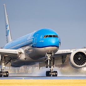 KLM Boeing 777 touchdown by Dennis Janssen