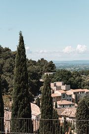 The silence of the French hills | authentic and colourful travel photography | southern France by Amber Kessels Photography