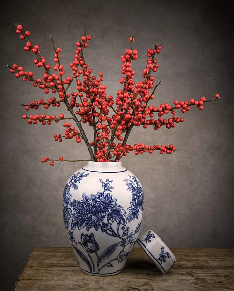 Stilleben Beeren in Vase: &quot;Rot weiß blau&quot; von Marjolein van Middelkoop