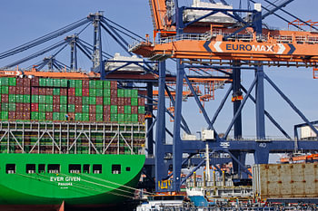 Der Ever Given wird im Hafen von Rotterdam entladen werden.