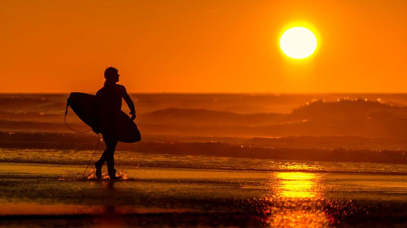 Surfers Sunset by M DH