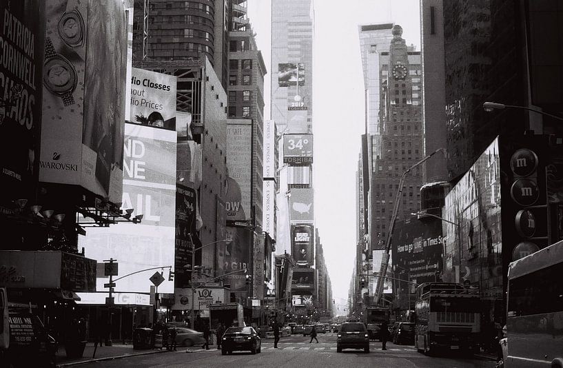 Times Square, New York, zwart wit (analoog) van Lisa Berkhuysen