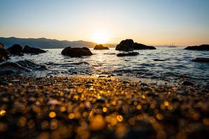 Sonnenaufgang am ligurischen Strand