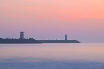 Zonsondergang Scheveningen Vuurtorens van Caroline Guerain