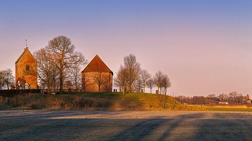 Het kerkje van Ezinge in olieverf