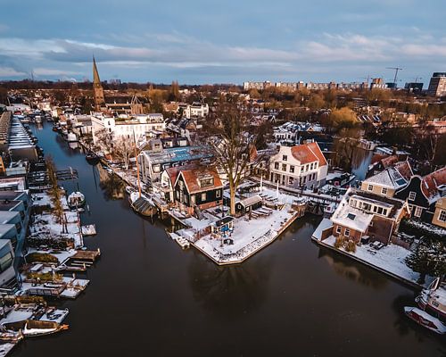 Het sluisje, 's winters in het ochtendlicht. Amsterdam noordrd